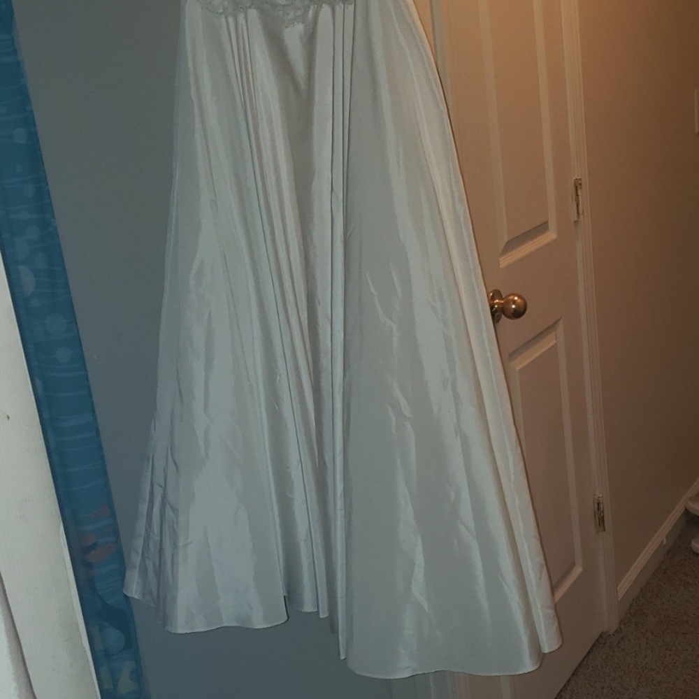 Dress - Picture 4 of 4